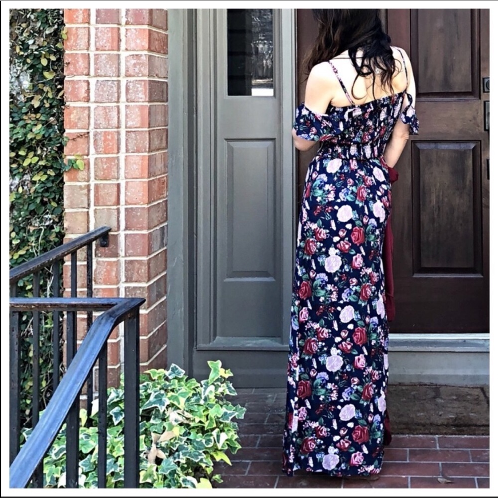 🎉LAST ONE 🎉Floral 🌹Maxi Dress-small - Picture 2 of 5